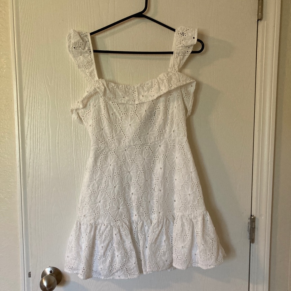 NWOT Lulus White Lace Dress